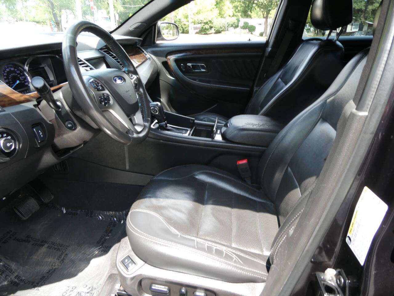 Used 2019 Ford Taurus Limited image 8