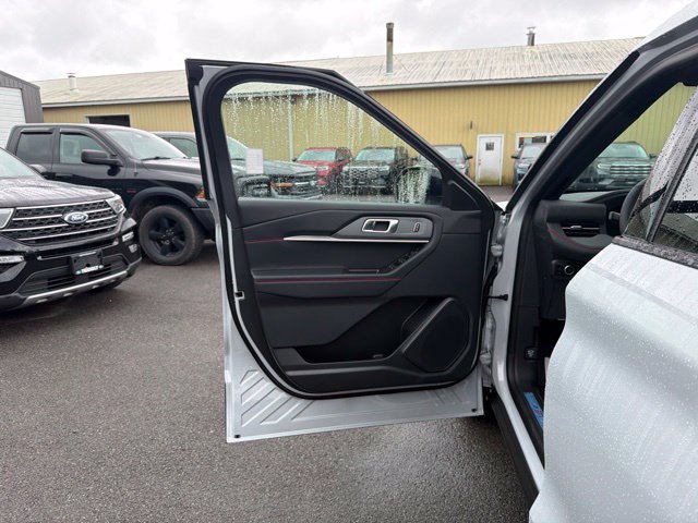 Used 2026 Ford Explorer ST-Line w/ ST-Line Street Pack AWD/4WD image 22