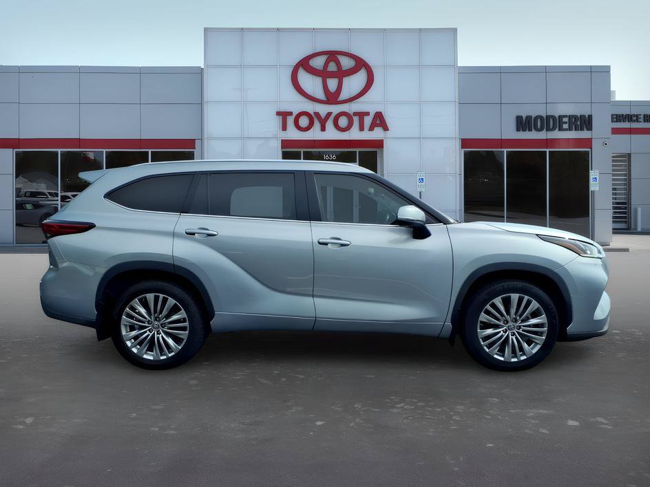 Used 2022 Toyota Highlander Platinum AWD/4WD image 6