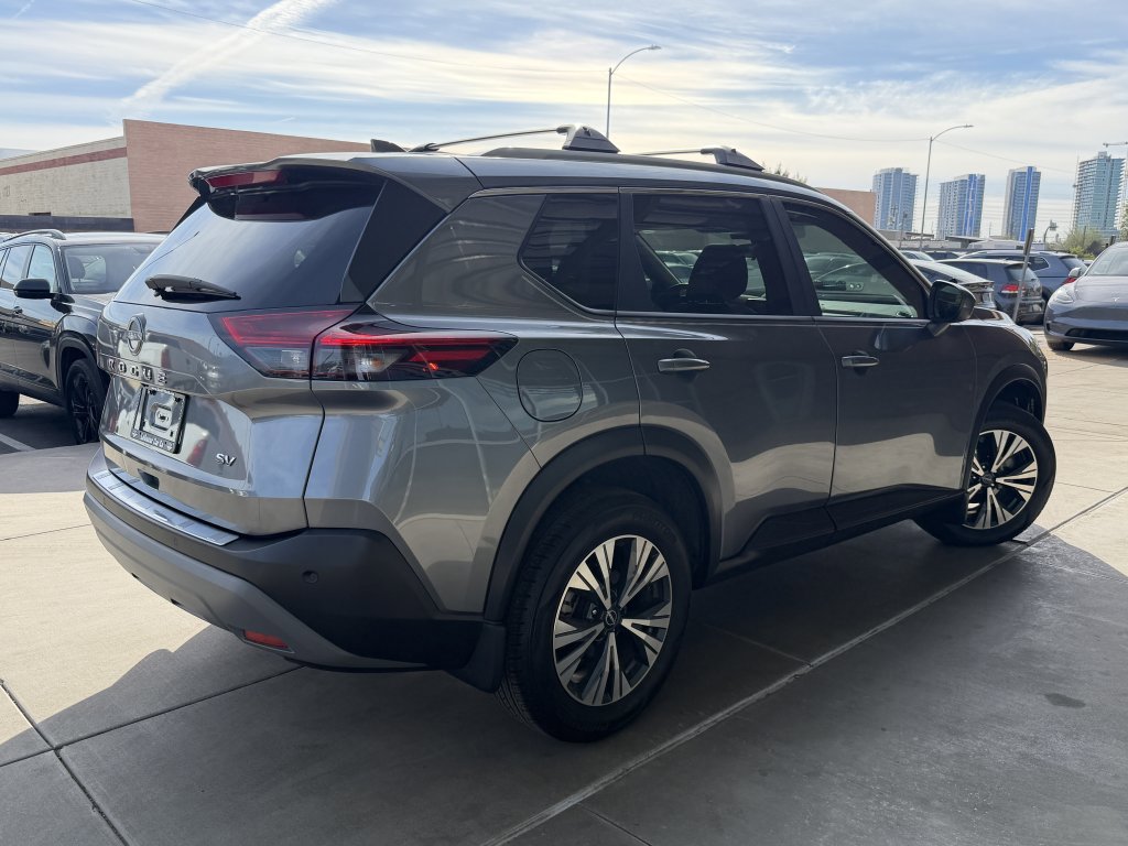 Used 2023 Nissan Rogue SV w/ SV Premium B Package image 4