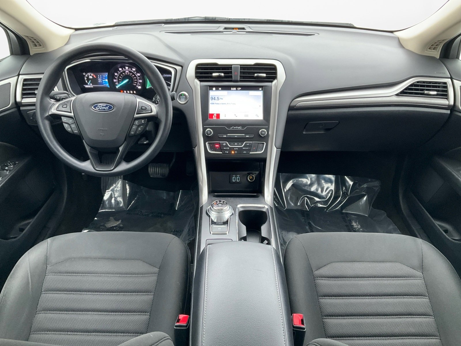 Used 2019 Ford Fusion SE image 10