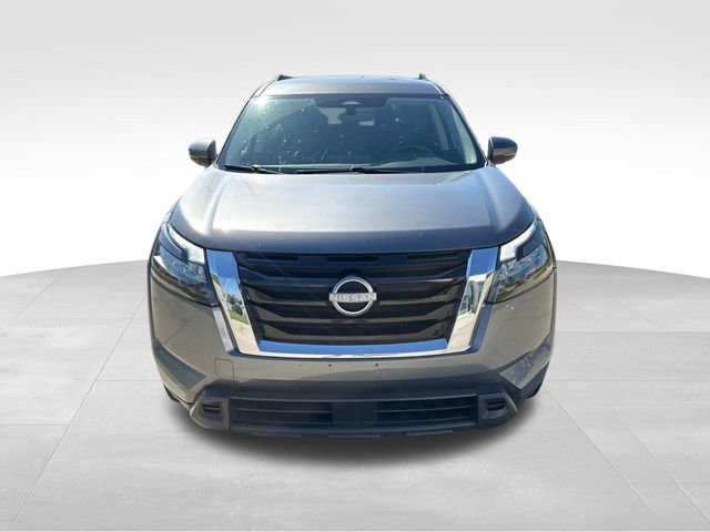 Used 2024 Nissan Pathfinder SV FWD image 2
