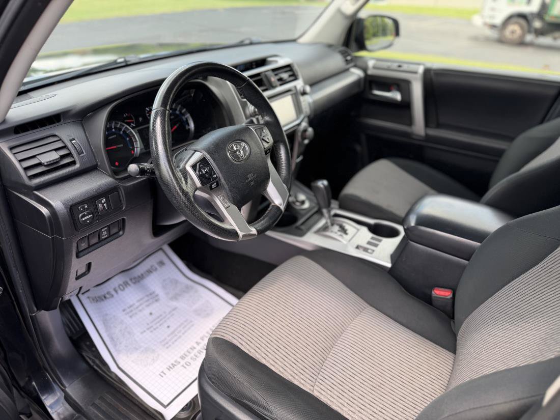 Used 2019 Toyota 4Runner SR5 AWD/4WD image 9