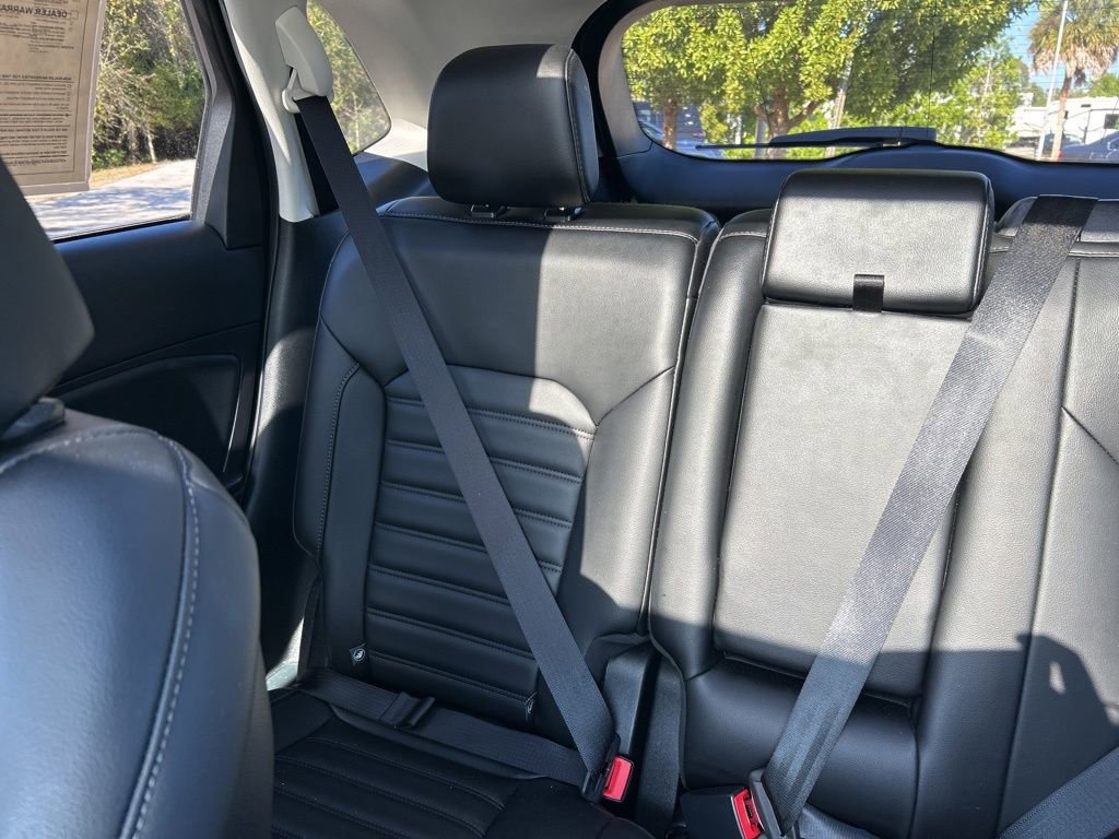 Used 2020 Ford Edge SEL w/ Cold Weather Package image 12