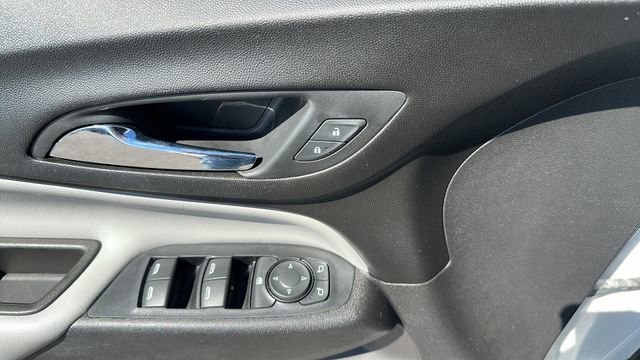 Used 2020 Chevrolet Equinox LS w/ LS Convenience Package AWD/4WD image 12