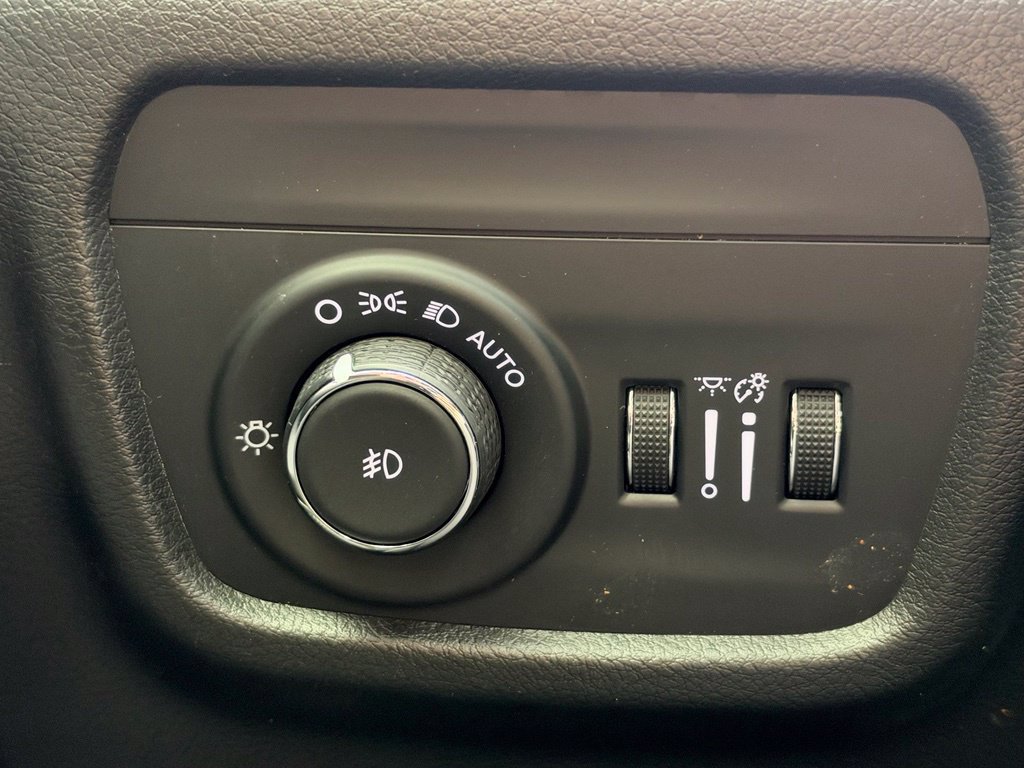 Used 2025 Jeep Grand Cherokee Summit AWD/4WD image 27