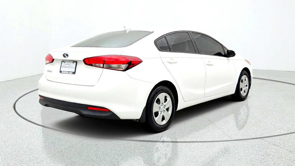 Used 2017 Kia Forte LX FWD image 5