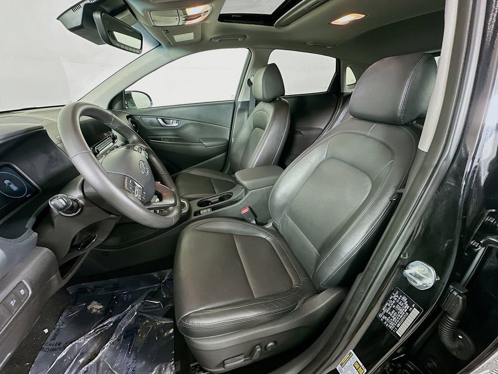 Used 2023 Hyundai Kona Limited w/ Cargo Package image 29