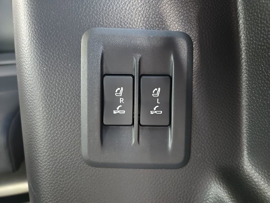 Used 2025 Lexus GX 550 w/ Accessory Package (2T) image 50