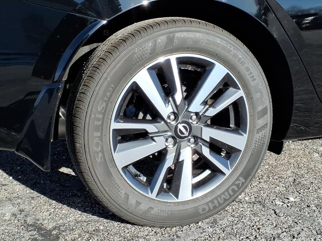 New 2025 Nissan Versa SV w/ Trunk Package image 6