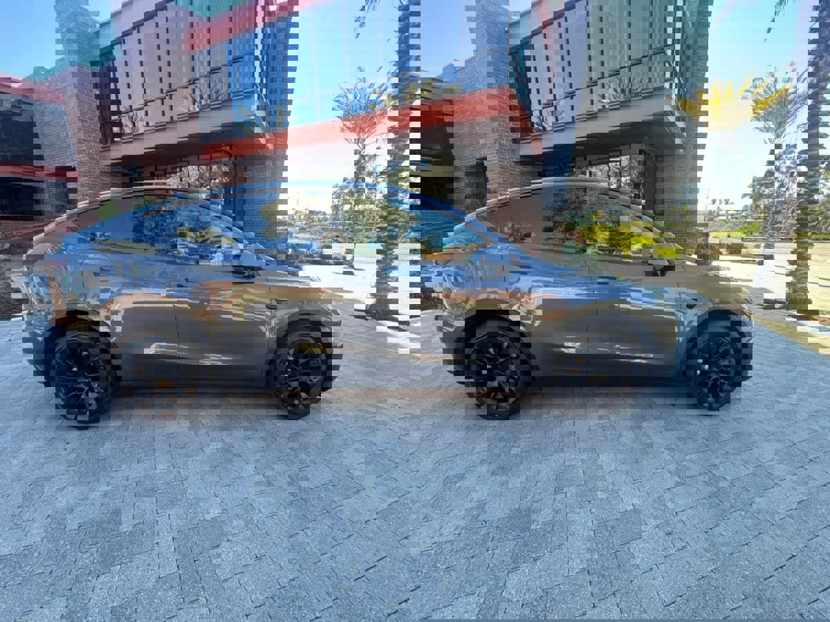 Used 2024 Tesla Model Y Long Range image 8