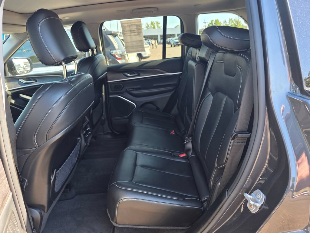 Used 2022 Jeep Grand Cherokee Limited AWD/4WD image 6