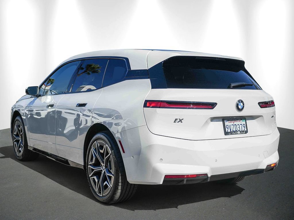 Used 2026 BMW iX xDrive60 AWD/4WD image 4