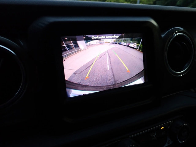 Used 2021 Jeep Wrangler Unlimited Sahara w/ Cold Weather Group image 30