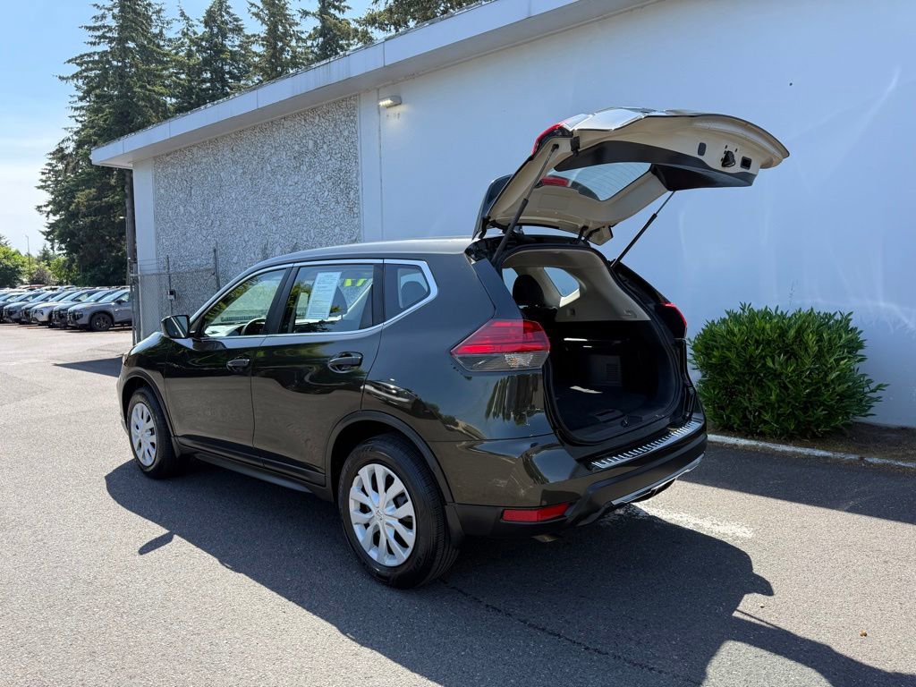 Used 2017 Nissan Rogue S FWD image 11