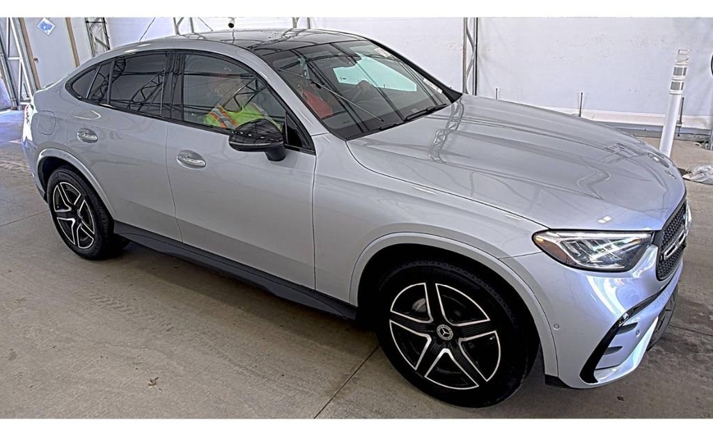 Used 2024 Mercedes-Benz GLC 300 4MATIC w/ AMG Line image 3
