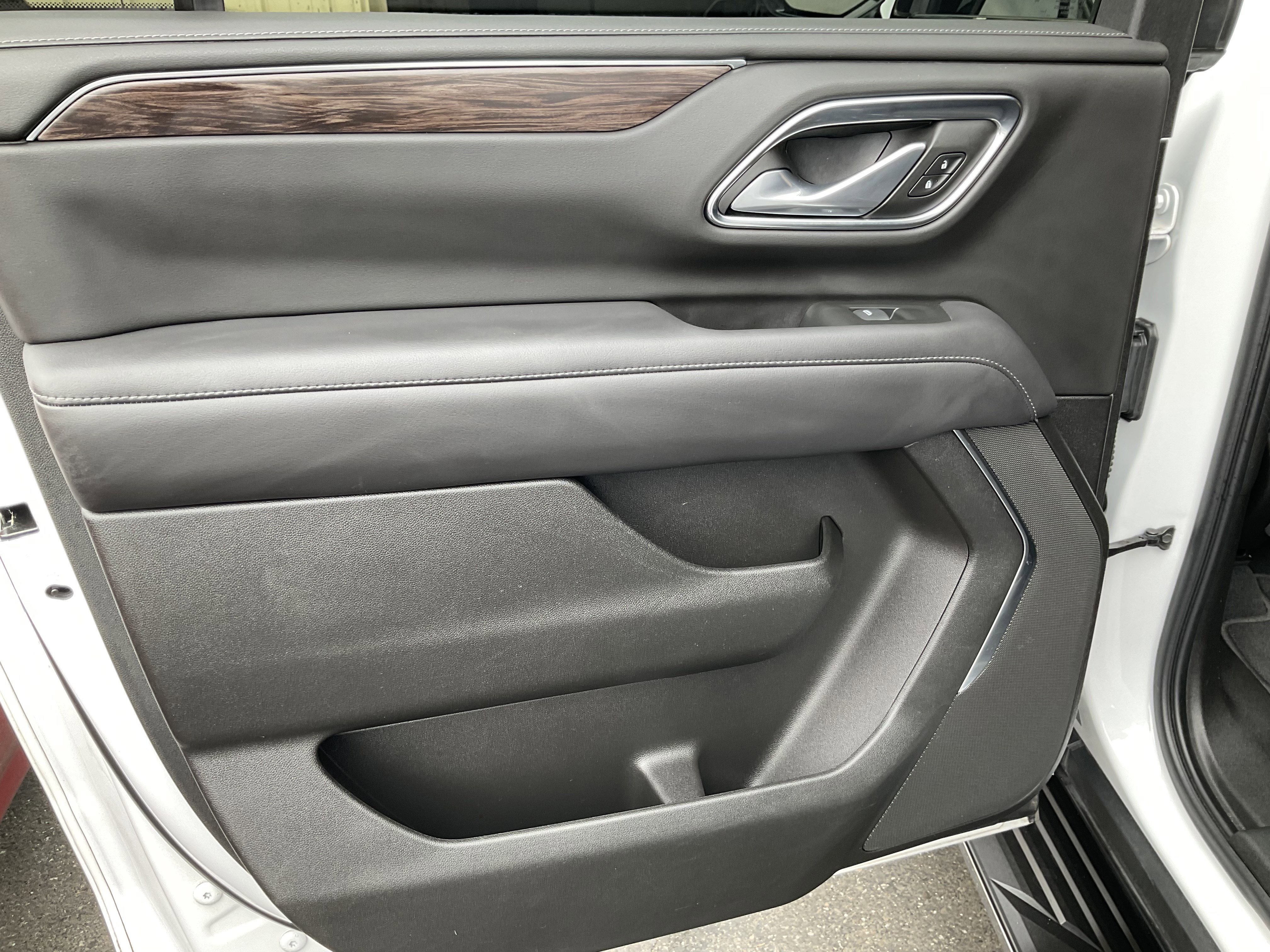 Used 2022 Chevrolet Suburban LS AWD/4WD image 30