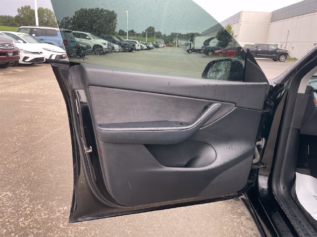Used 2021 Tesla Model Y Long Range AWD/4WD image 20