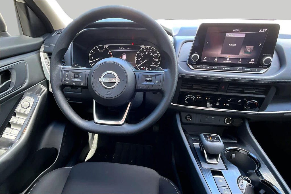 Used 2024 Nissan Rogue S FWD image 5