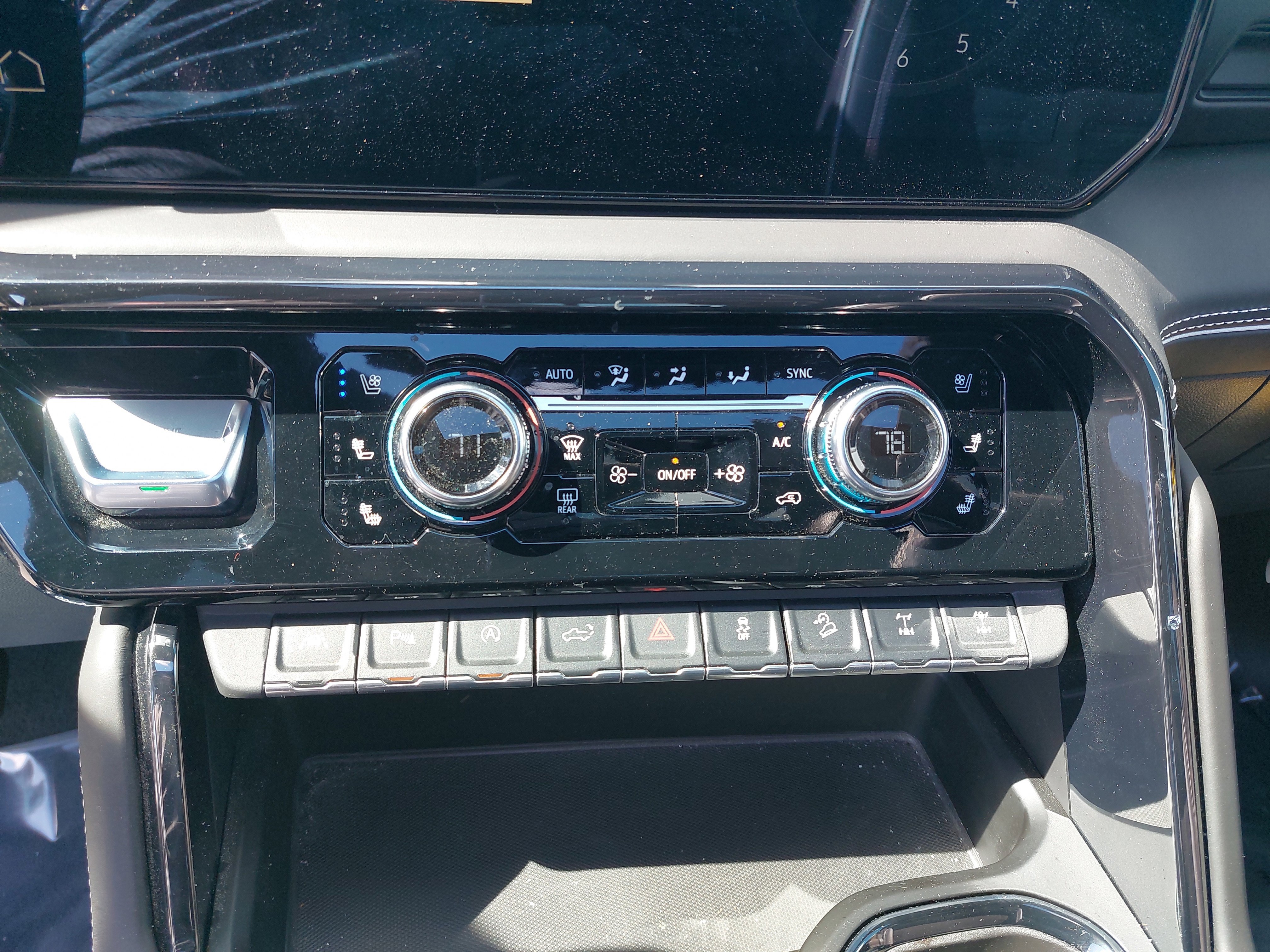 Used 2024 GMC Sierra 1500 AT4X image 22