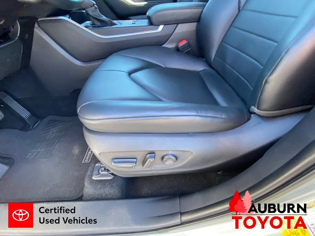 Certified 2024 Toyota Highlander XLE AWD/4WD image 39