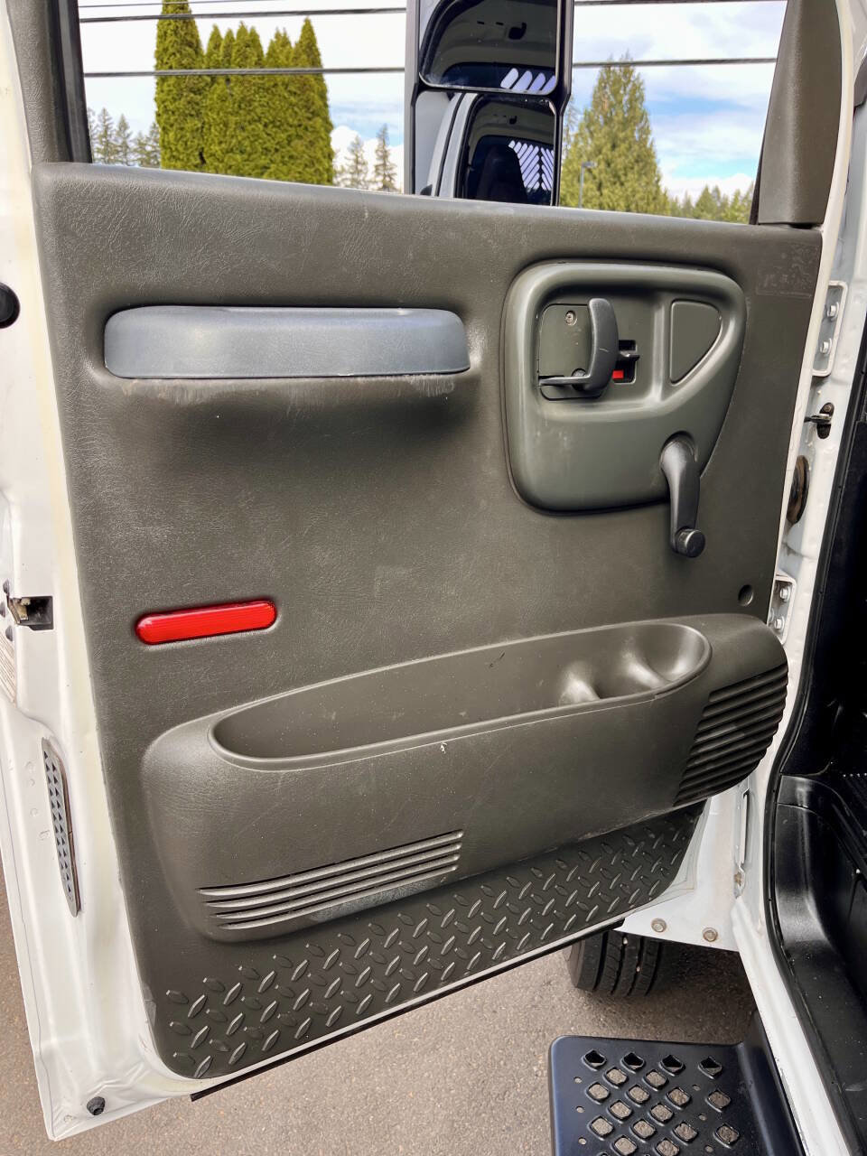 Used 2003 GMC TopKick C4500 2WD Regular Cab image 16