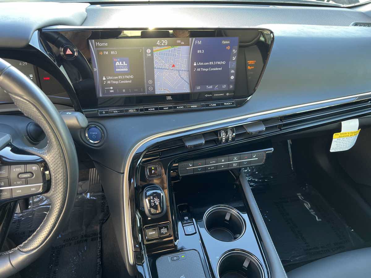 Used 2022 Toyota Mirai w/ Advanced Technology Package RWD image 16