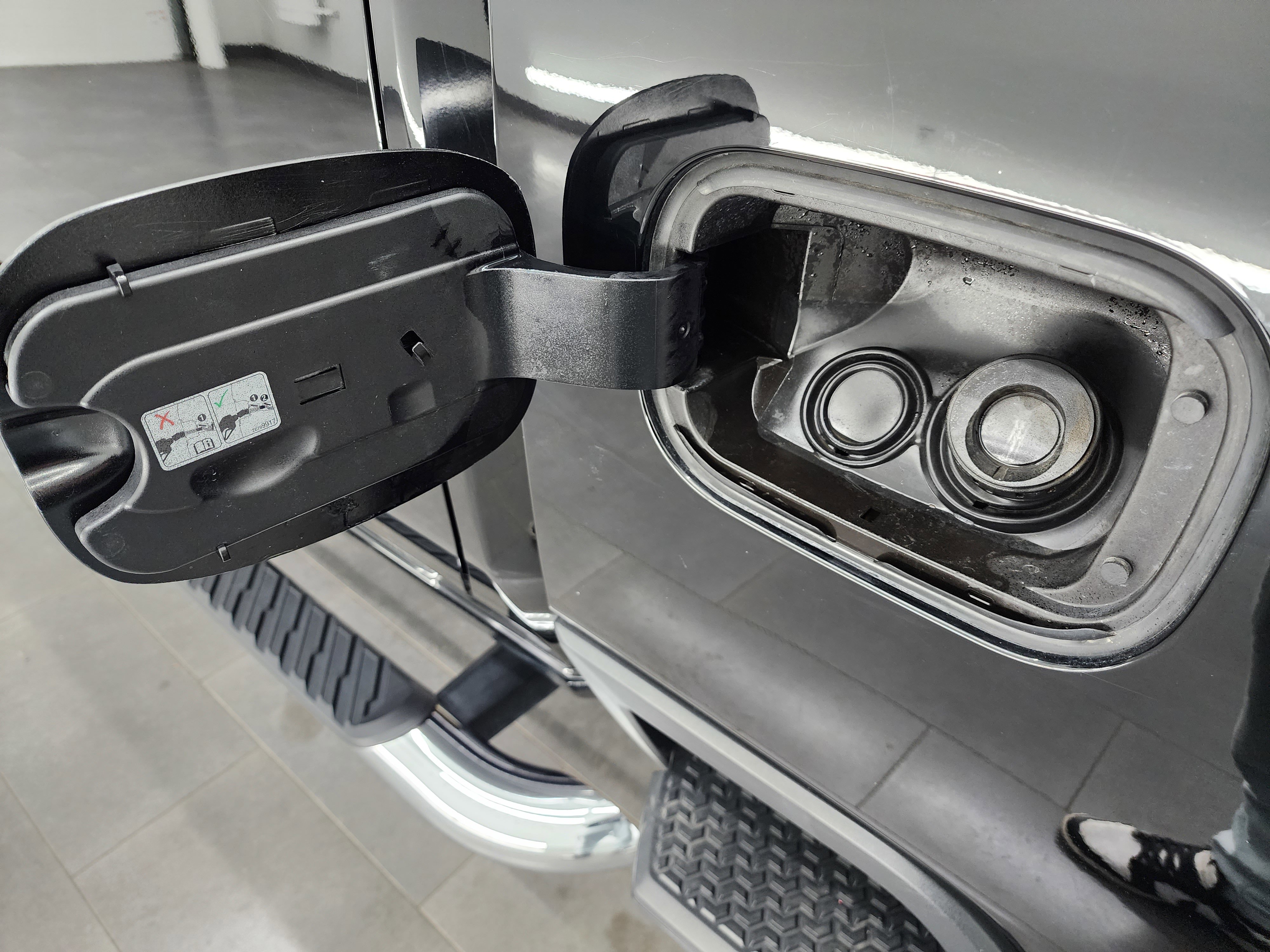 Used 2023 GMC Sierra 2500 SLE w/ SLE Convenience Package image 30