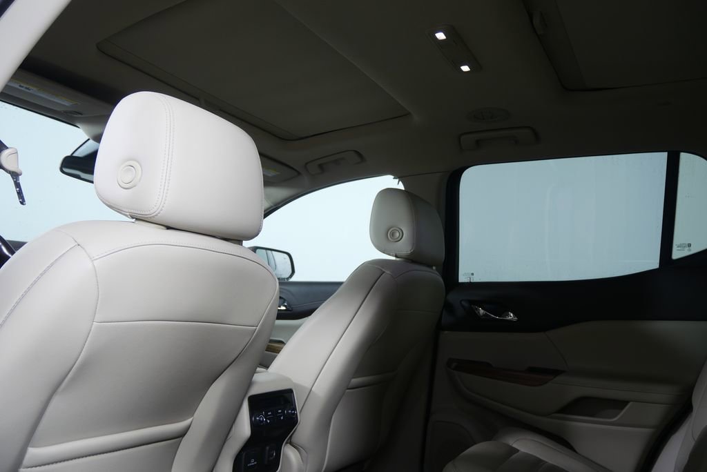 Used 2019 GMC Acadia Denali w/ Technology Package image 17