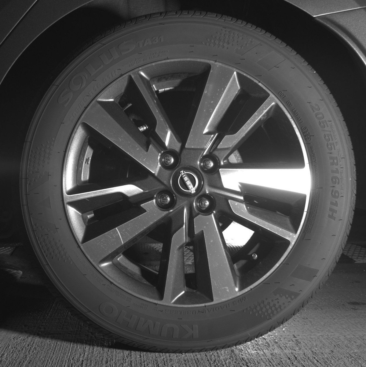 Used 2025 Nissan Versa SV image 14