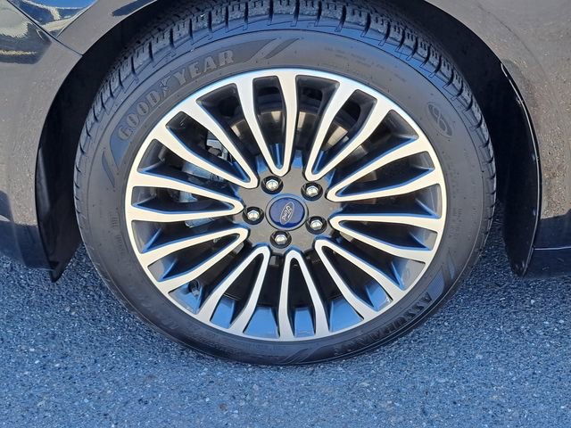 Used 2018 Ford Fusion Titanium AWD/4WD image 17