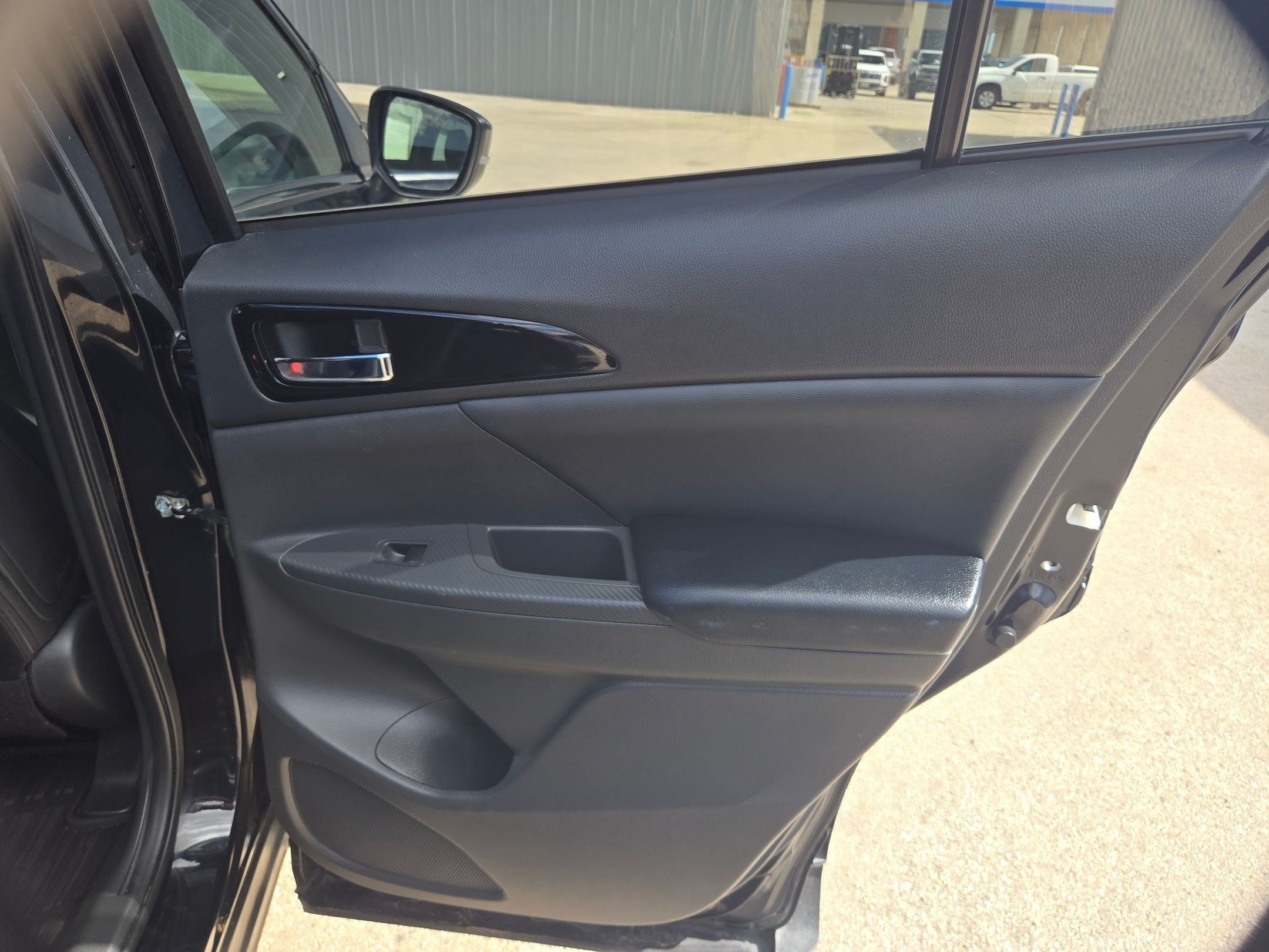 Used 2020 Mitsubishi Eclipse Cross FWD image 23