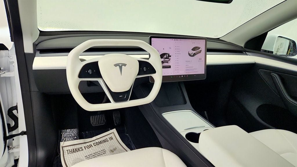 Used 2023 Tesla Model Y Long Range AWD/4WD image 11