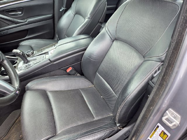 Used 2016 BMW 550i xDrive Sedan w/ M Sport AWD/4WD image 2