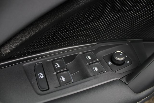 New 2026 Volkswagen Tiguan SE image 18