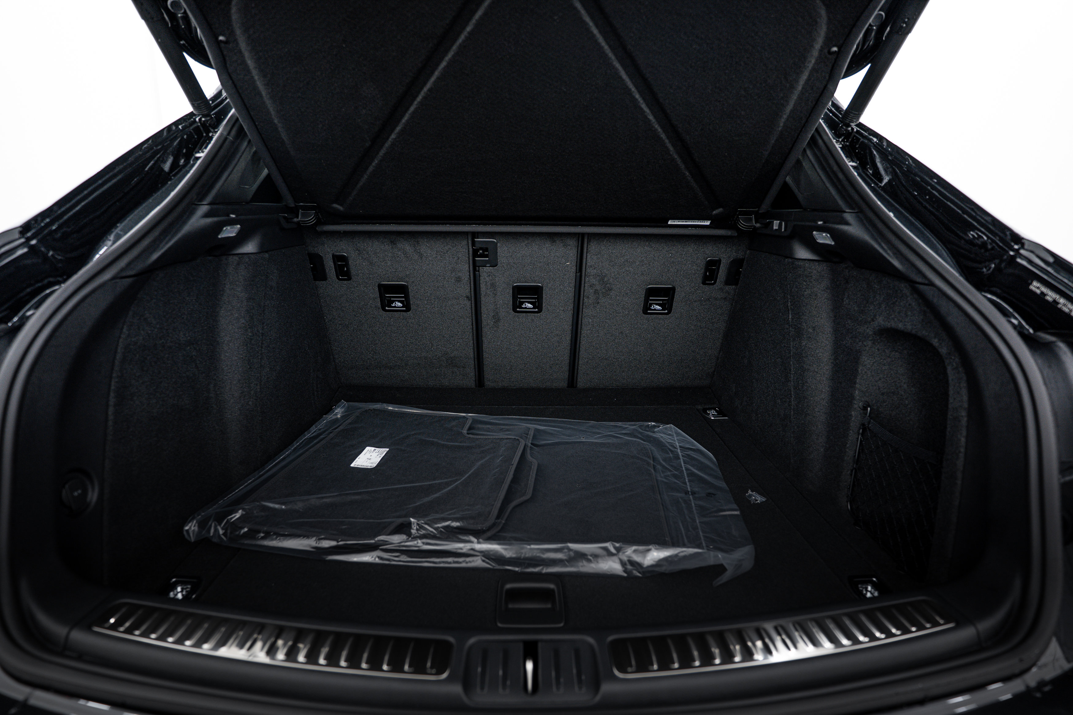 New 2026 Porsche Macan image 23