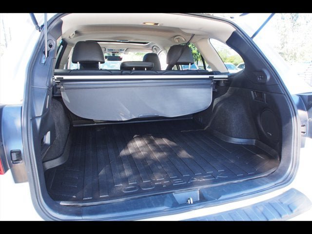 Used 2017 Subaru Outback 2.5i Limited AWD/4WD image 16