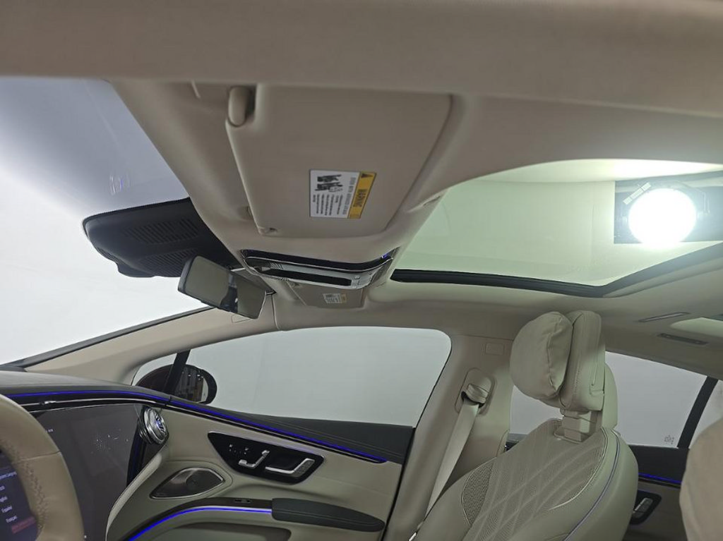 Used 2023 Mercedes-Benz EQS 580 4MATIC Sedan image 7