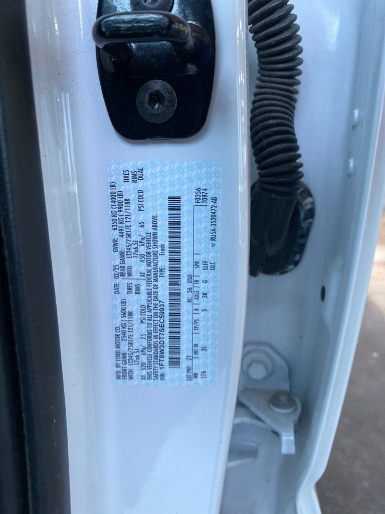 Used 2025 Ford F350 4x4 Crew Cab DRW Super Duty image 14