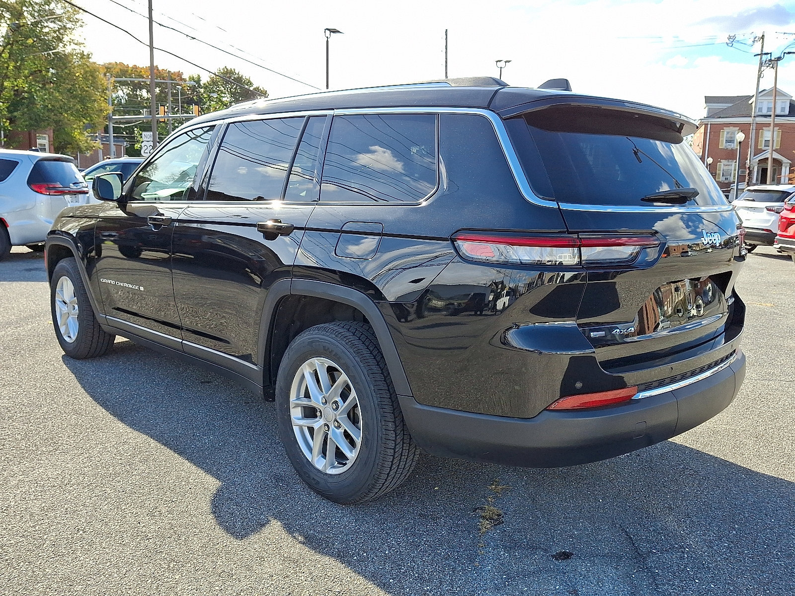 Used 2021 Jeep Grand Cherokee L Laredo w/ Luxury Tech Group I image 5
