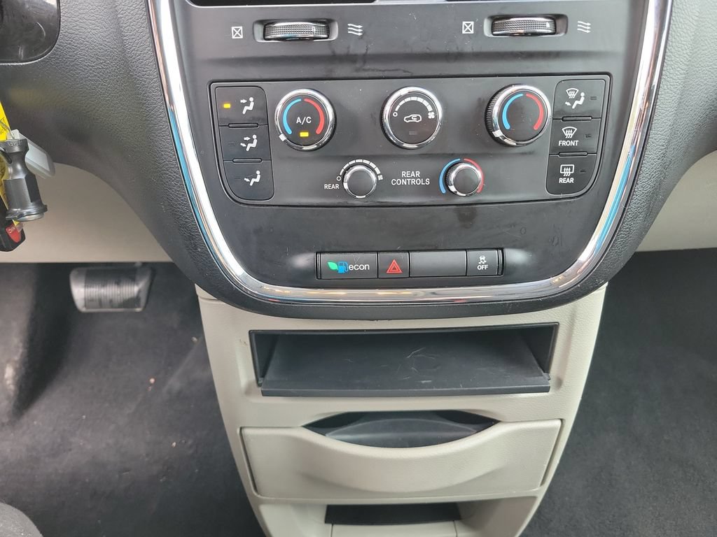 Used 2013 Dodge Grand Caravan SE FWD image 18