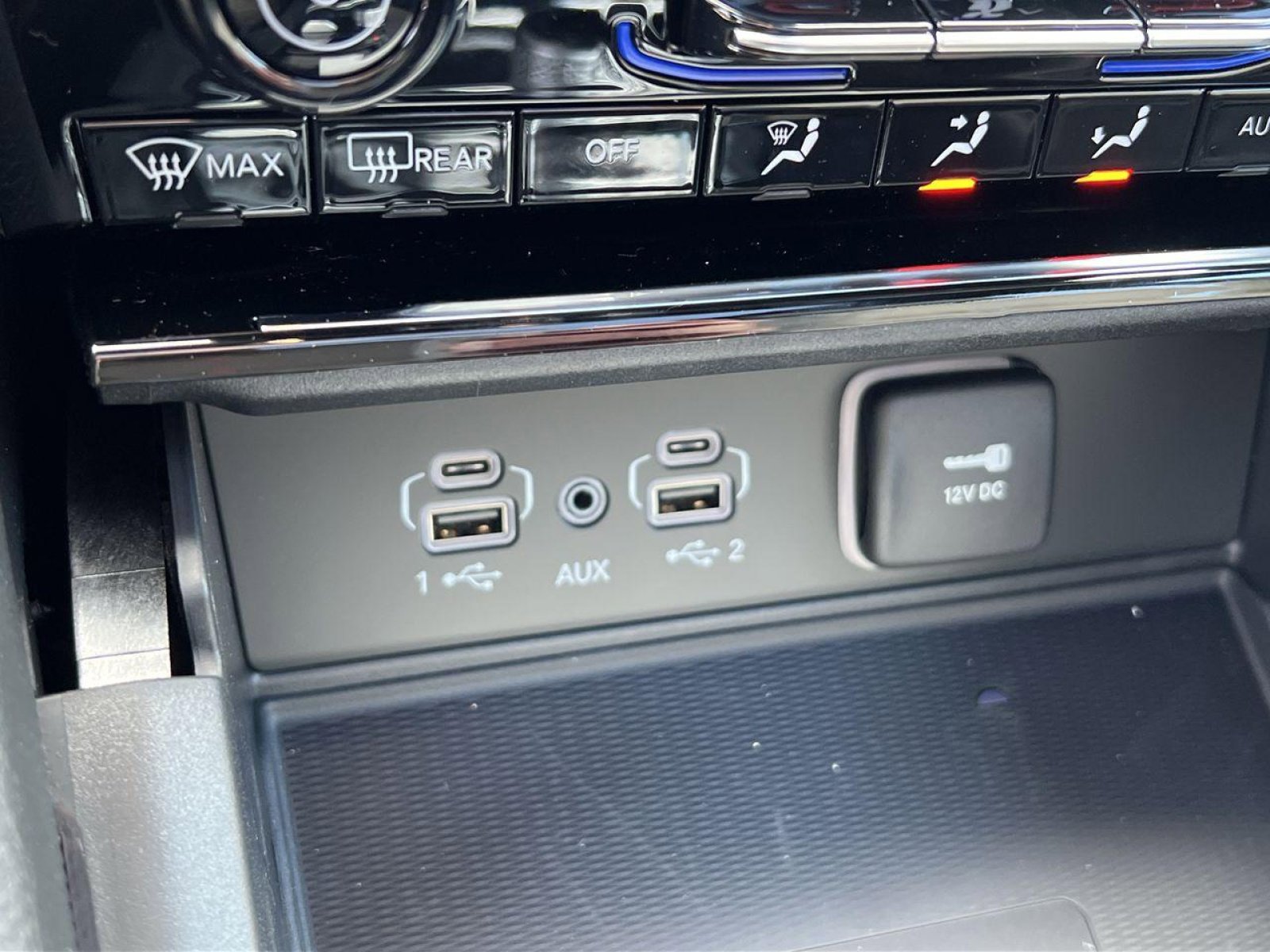 New 2025 Jeep Grand Cherokee L Limited w/ Luxury Tech Group II image 24