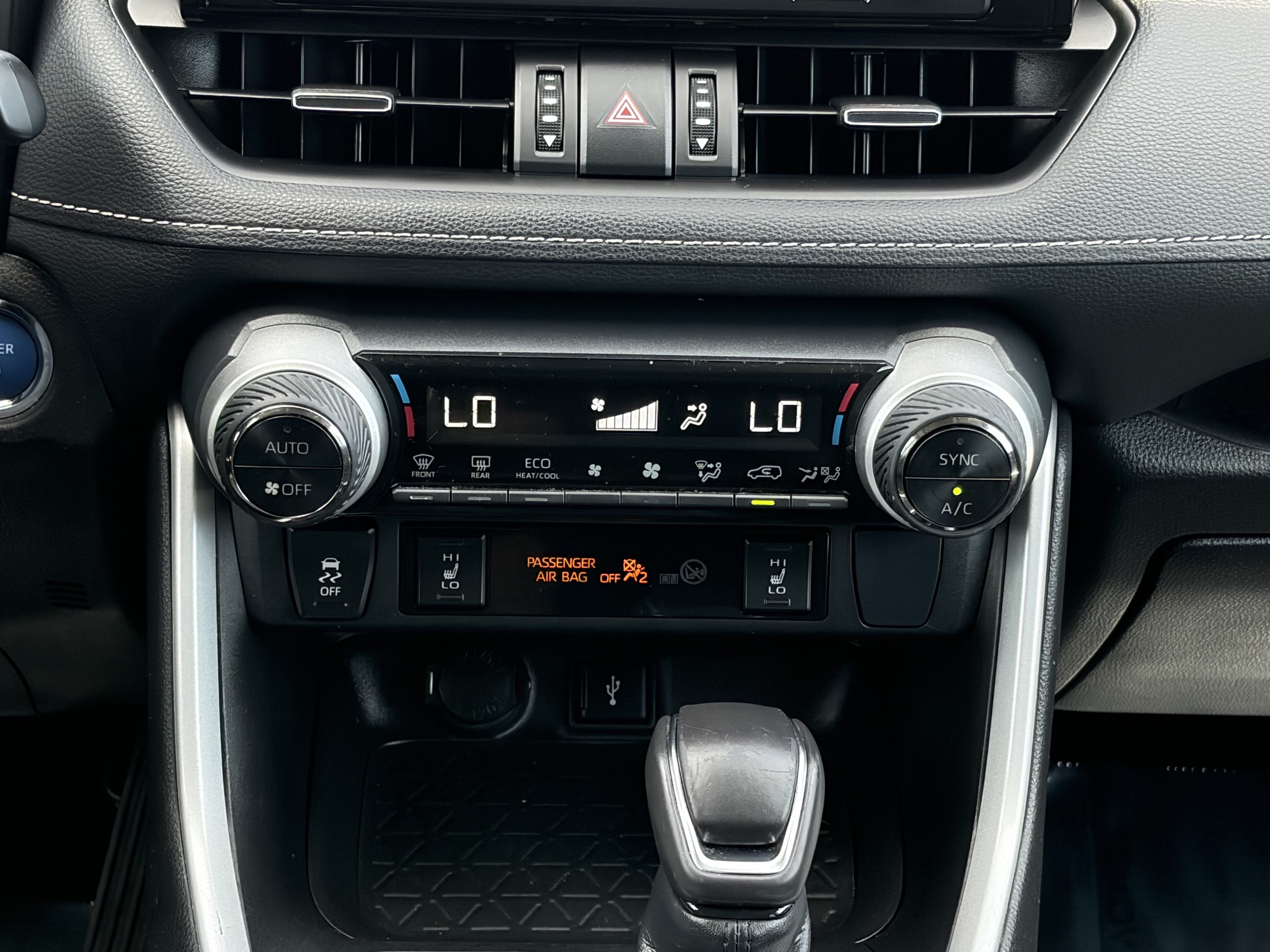 Certified 2022 Toyota RAV4 XLE Premium AWD/4WD image 14