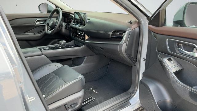 Used 2023 Nissan Rogue Platinum AWD/4WD image 24