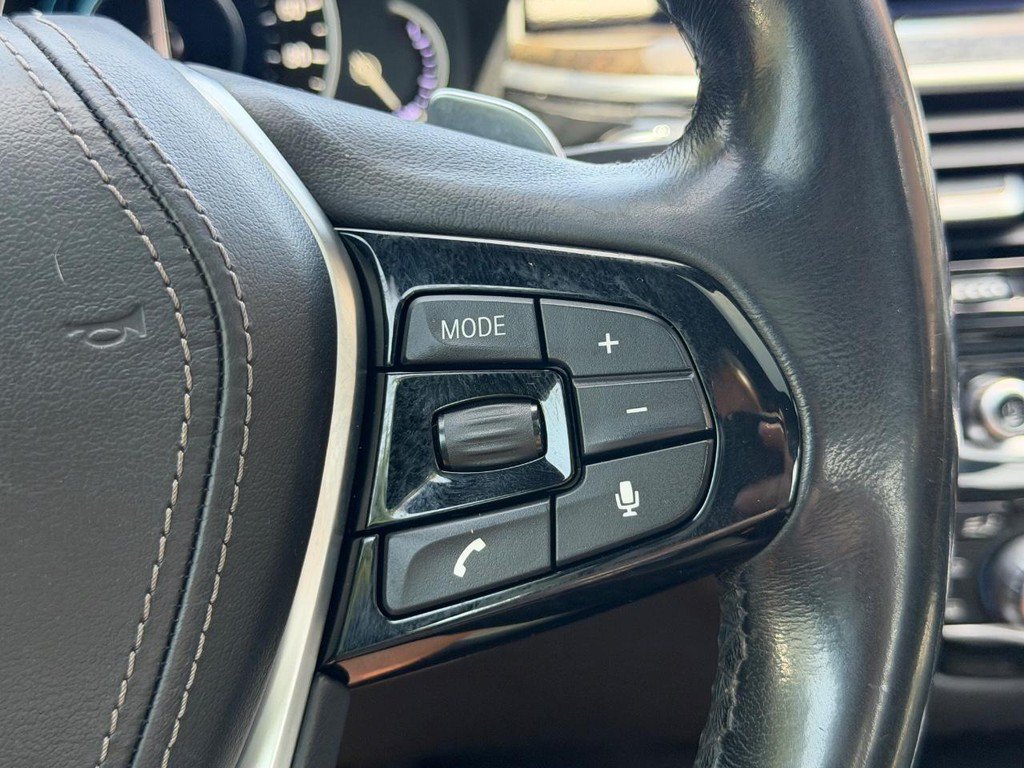Used 2018 BMW 530e xDrive AWD/4WD image 18