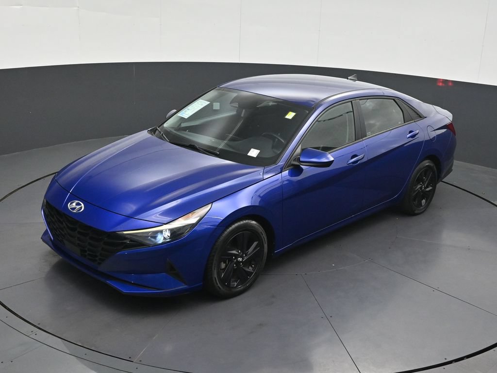 Used 2022 Hyundai Elantra SEL w/ Convenience Package FWD image 16
