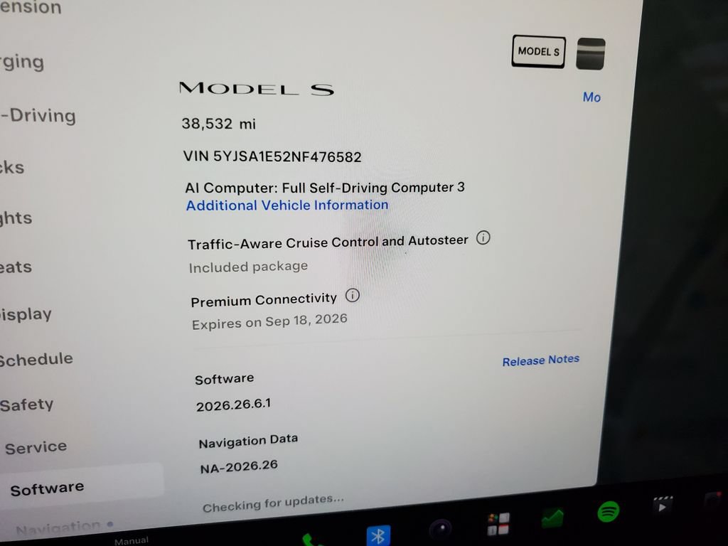 Used 2022 Tesla Model S AWD/4WD image 32