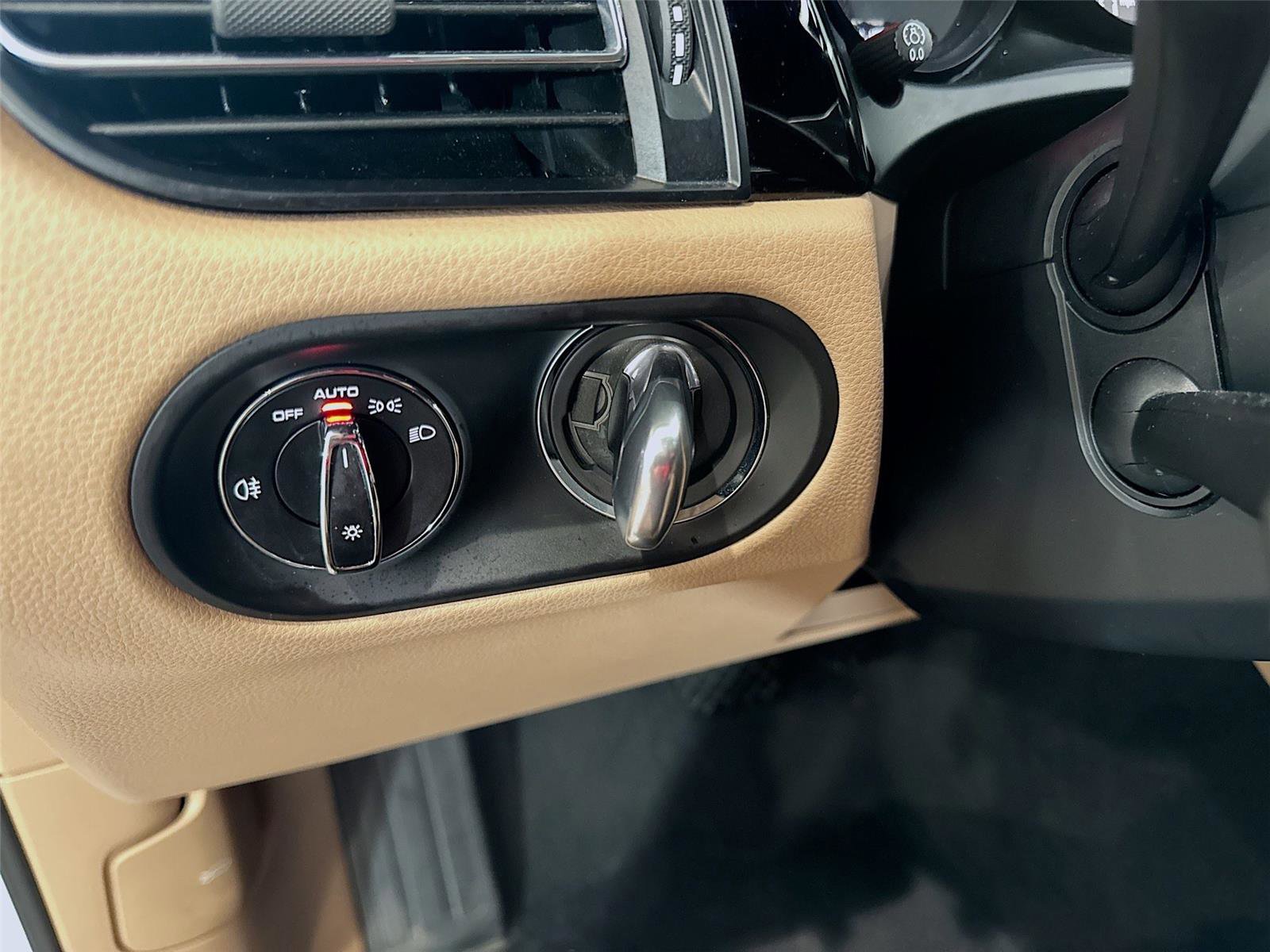 Used 2020 Porsche Macan S image 13