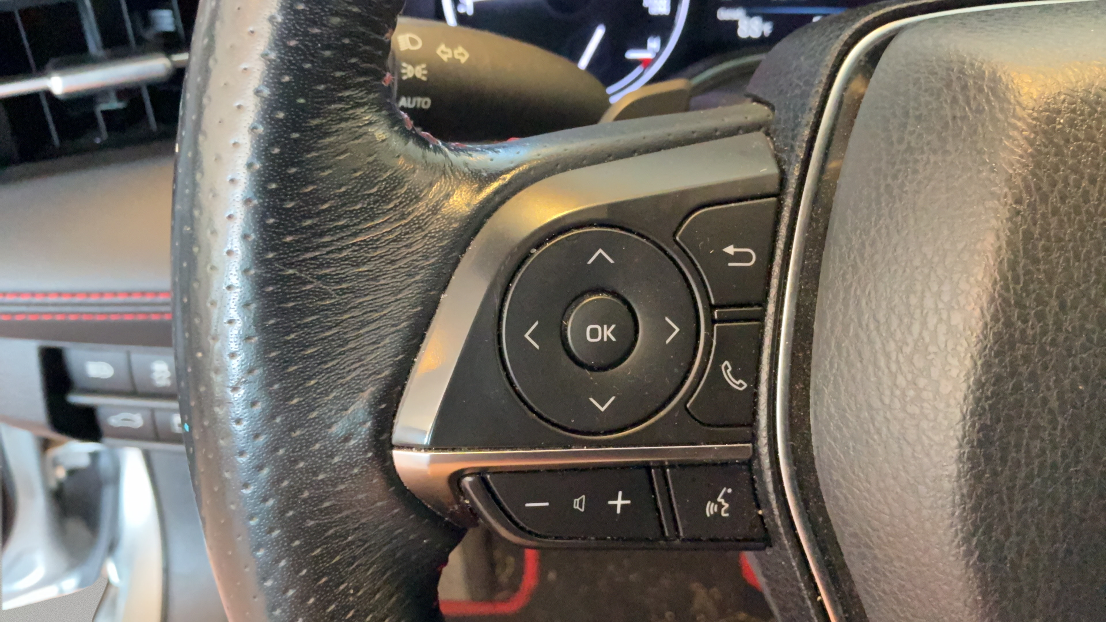 Used 2020 Toyota Avalon TRD FWD image 13