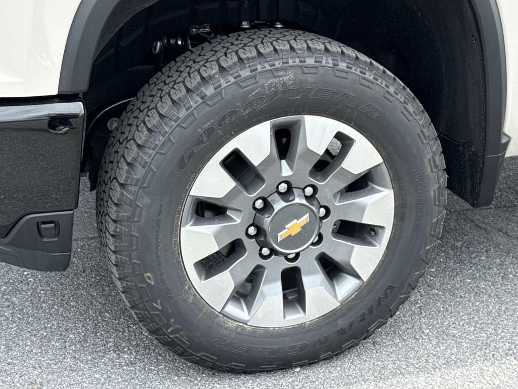 New 2026 Chevrolet Silverado 2500 Custom w/ Custom Value Package AWD/4WD image 17